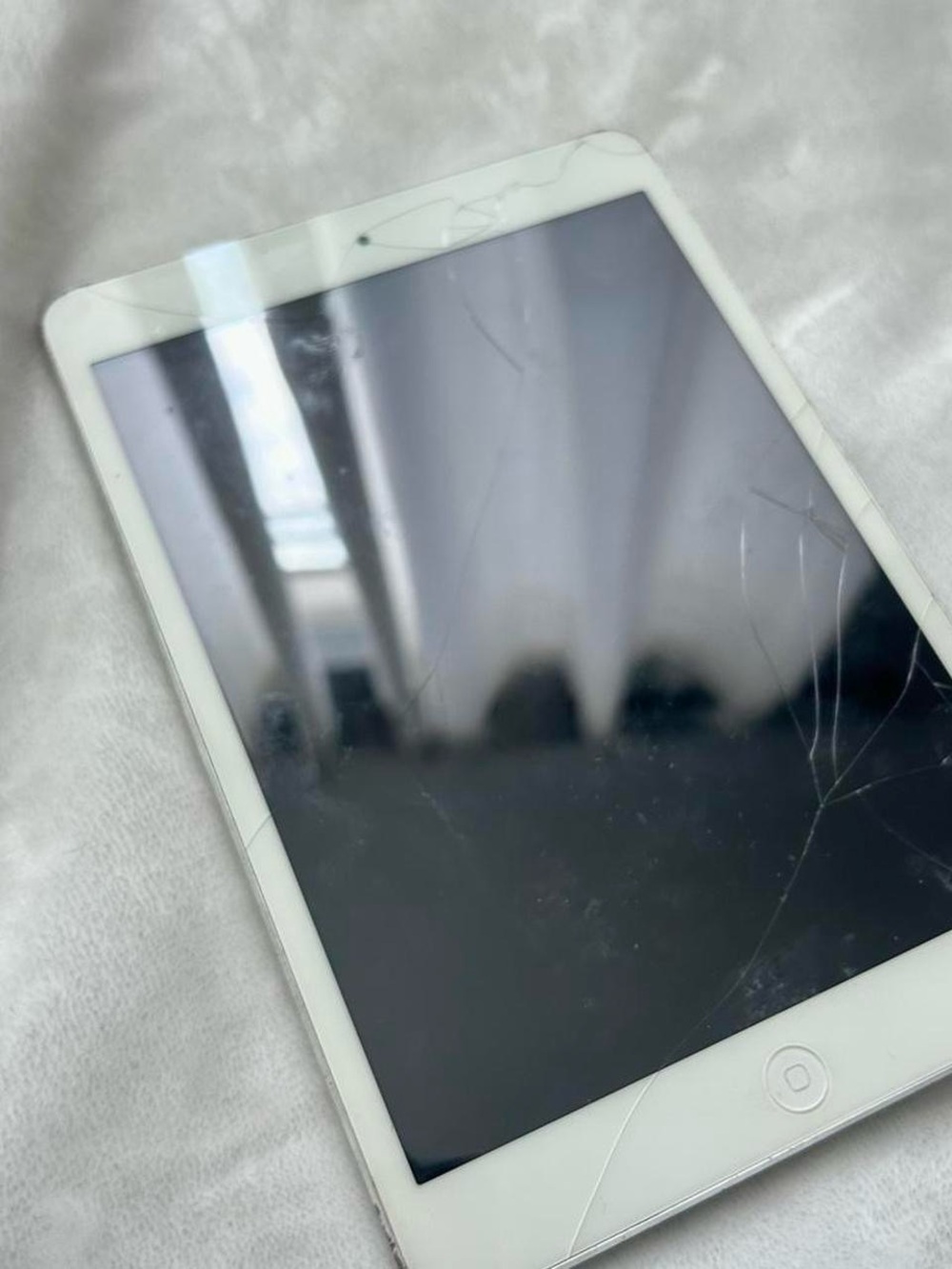 Silver Apple iPad Mini 9 White Front Glass Tablet